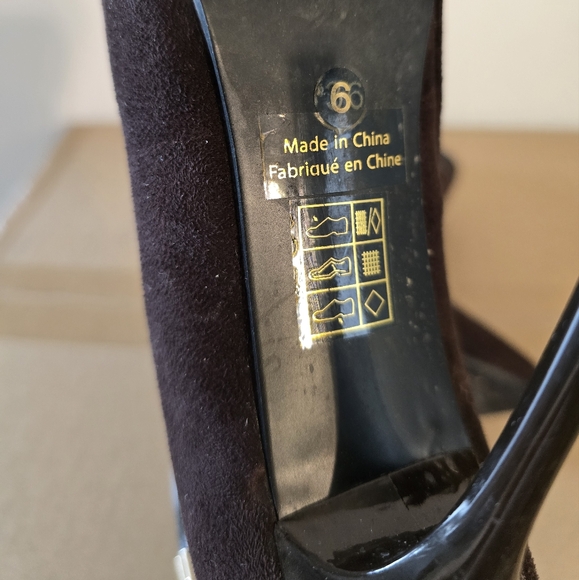 Chocolate brown suede boots - Picture 6 of 7